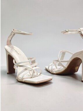Strappy White Block Heel Sandals With Croc Embossed Finish & Ankle Strap Chic De